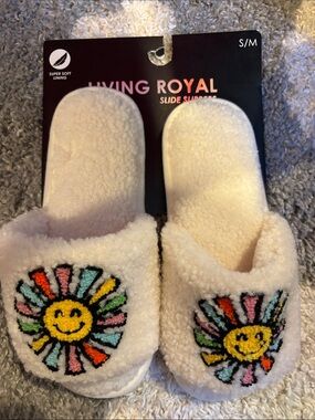 NWT Living Royal White Sherpa Slide Slippers with Colorful Smile Sun